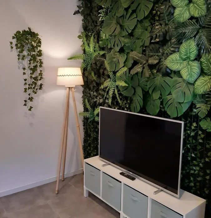 Tropical Garden Apartment-1