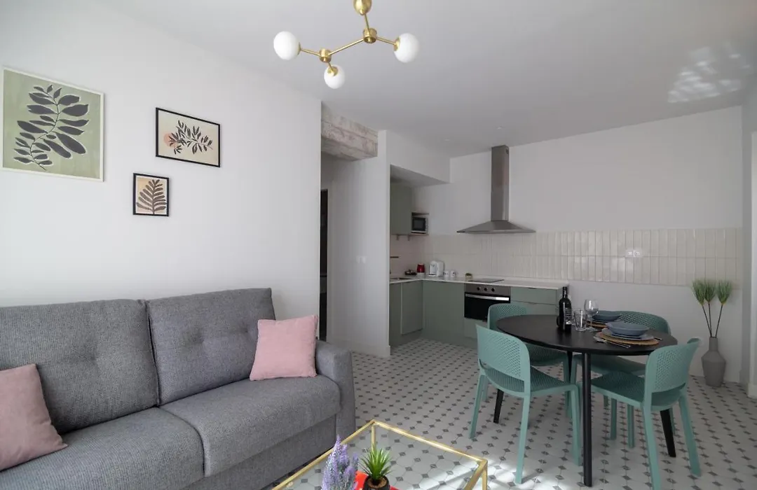 Apartamentos Teatro By Be Alicante-1