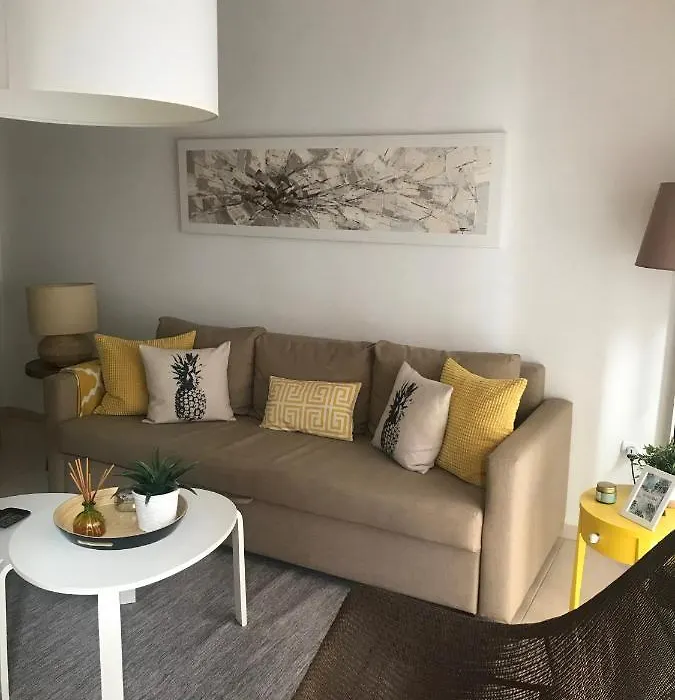 Designer'S Flat - 3 Bdrm - Wifi - Best Location-1
