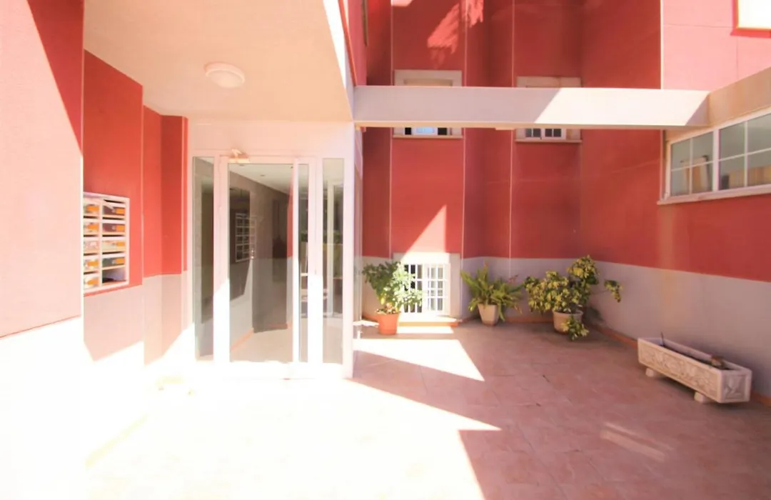 Apartamento con magnífica terraza en El Campello C105-1