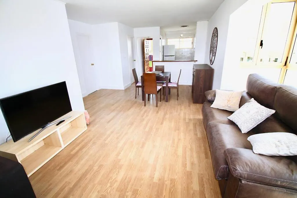 Apartamento con gran urbanización y piscina-1