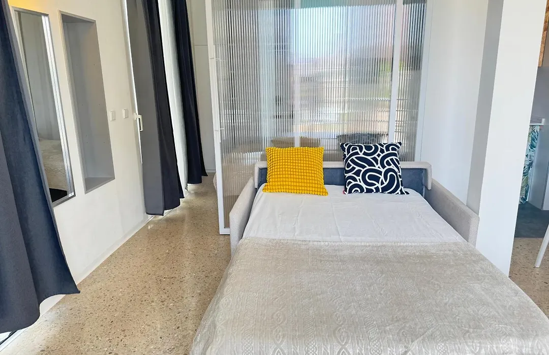 Estudio con piscina-1