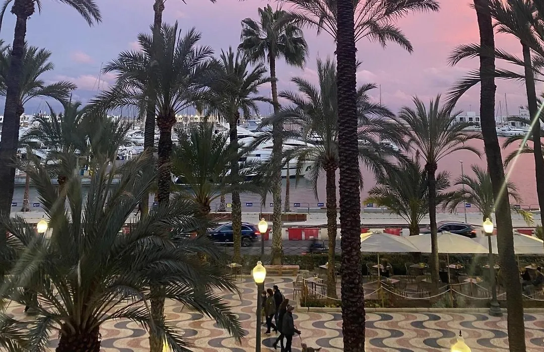 Casas349H Alicante Centre First Floor-1