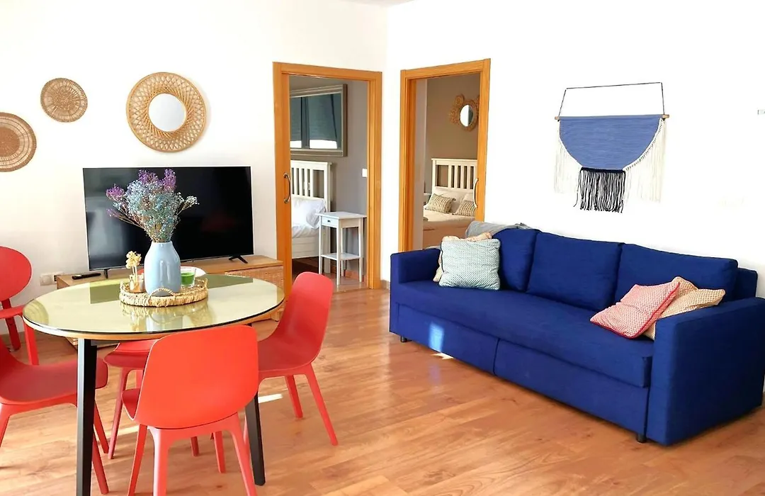 Very Centric Apartment, Lightful, Well Equipped And Decorated, With Castle Views, And Besides A Nice Plaza In Old Town-1