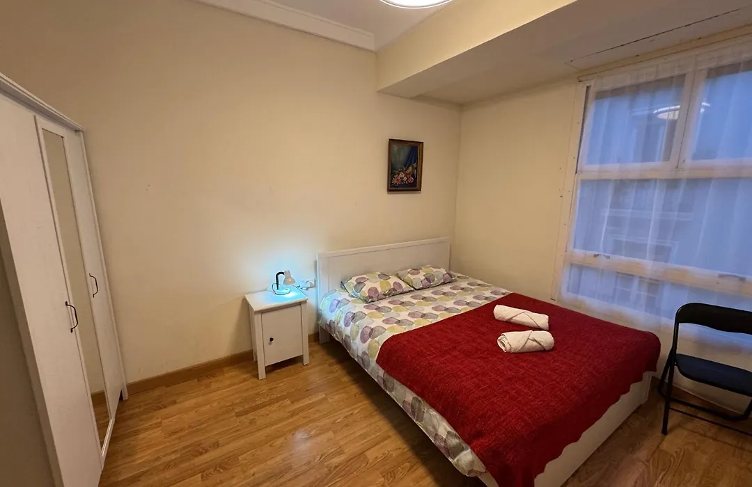 L13 - 5 Bedrooms 2 Baths, Very Large Apartment By The Sea-1