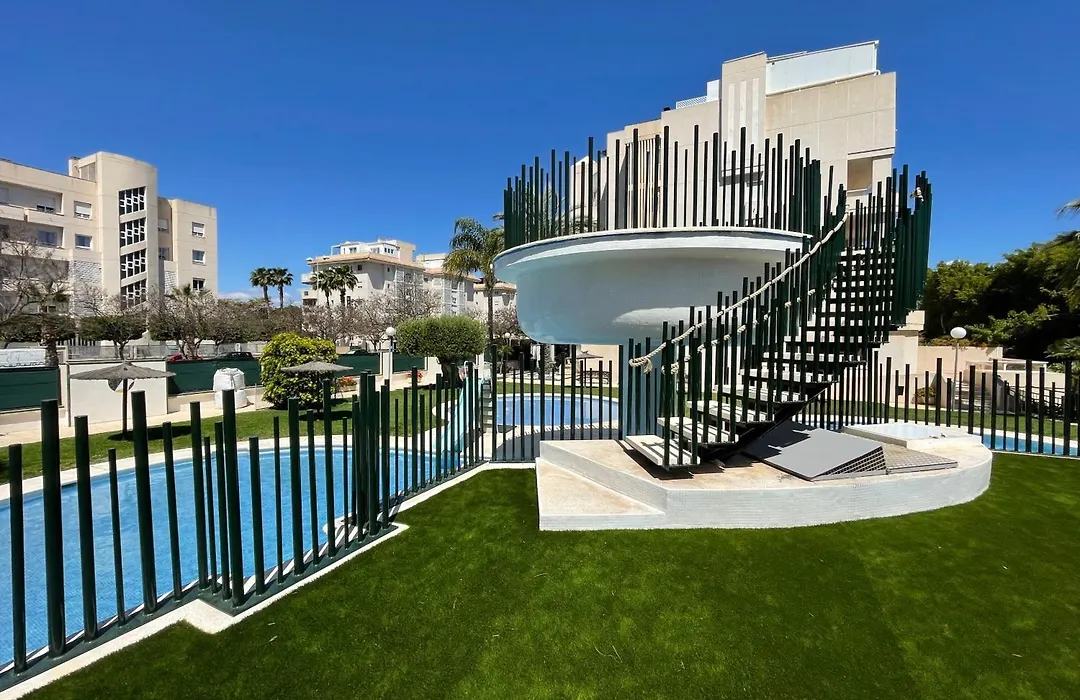Large Relaxed Terrace, Golf Views-1