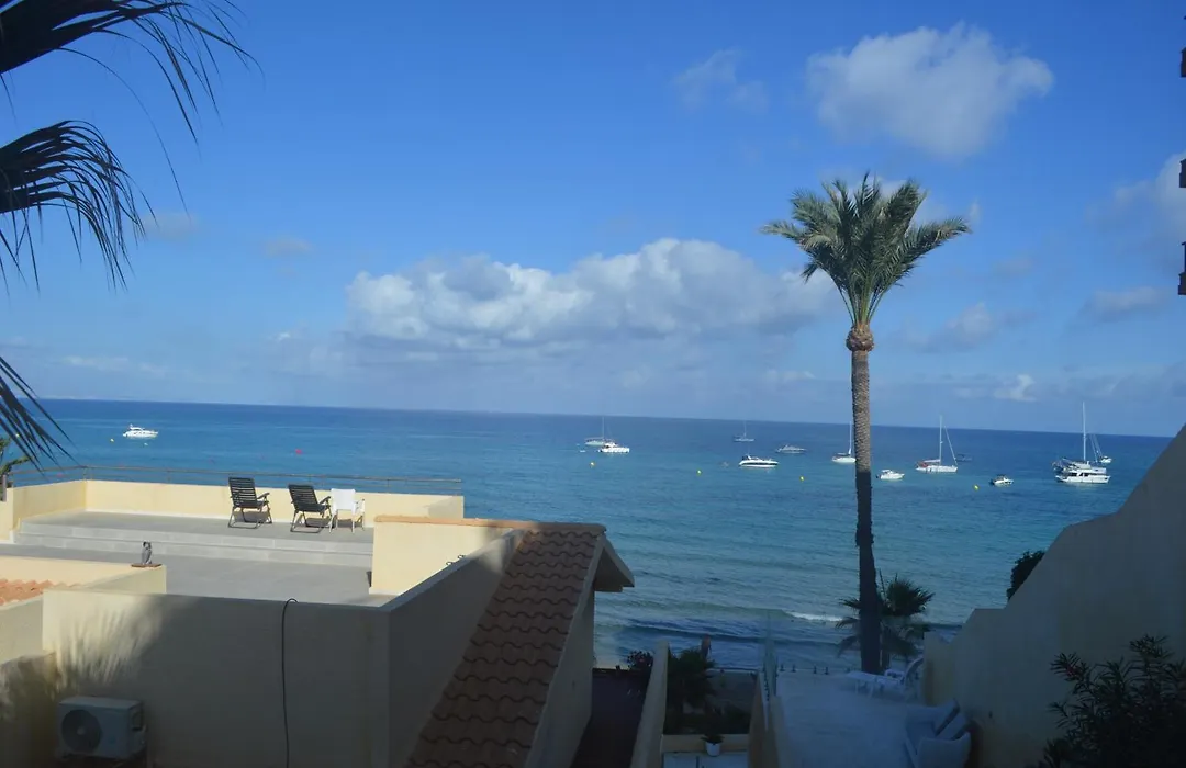 Excepcional Apartamento AMANECER al borde de playa y mar, en CHALET ROQUETES-1