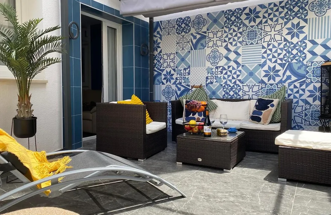 Apartamentos Alicante Centro with FREE PARKING-1