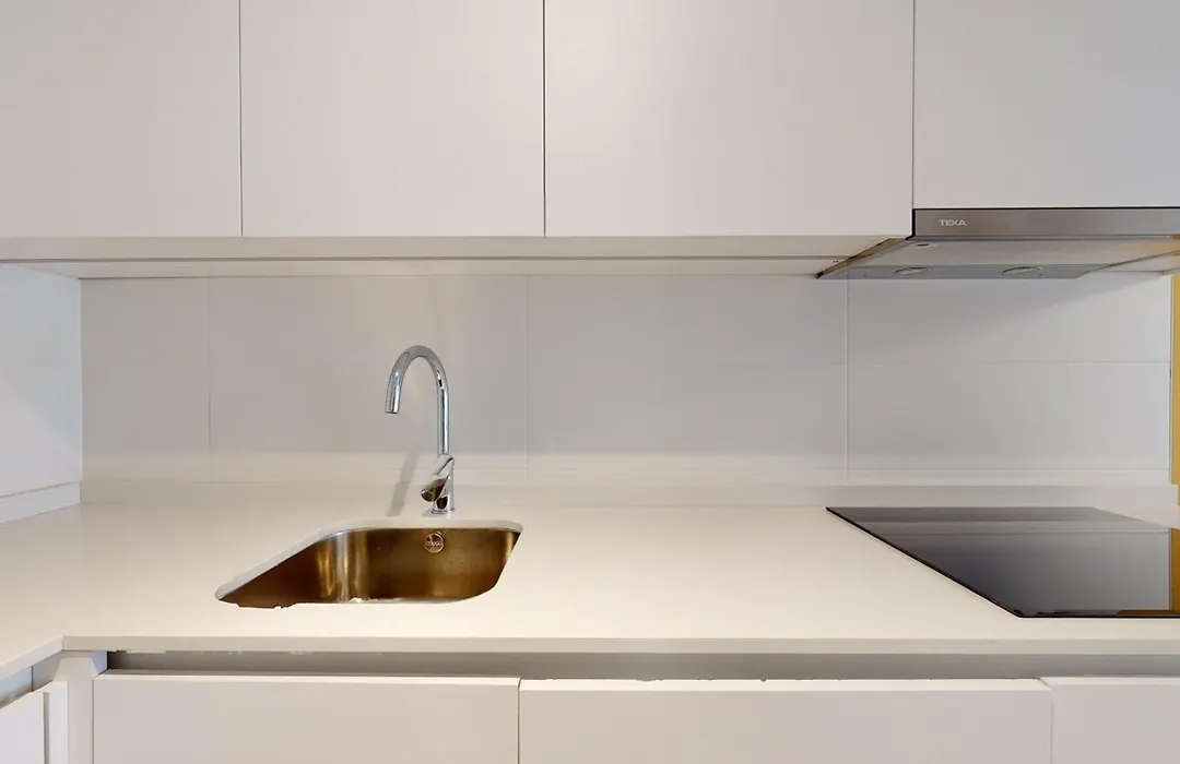 Breton 17- Apartamentos con pisicna climatizada en Alicante centro-1