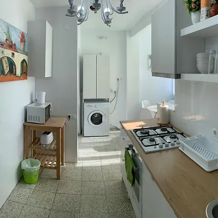 Orange Apartments-3