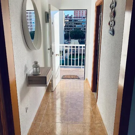 Amplio apartamento con vistas al mar, parking y wifi-3