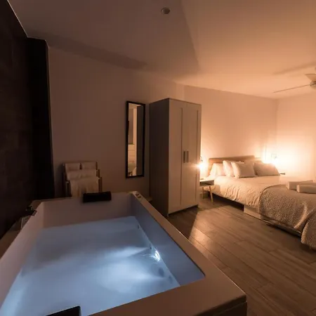 Moonkey - Apartamento mediterráneo con jacuzzi y luz natural-3