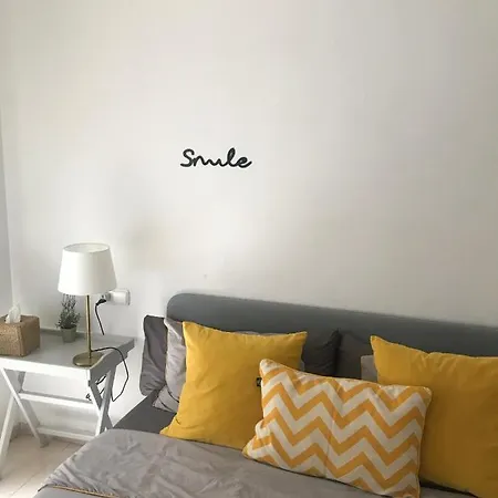 Designer'S Flat - 3 Bdrm - Wifi - Best Location-2