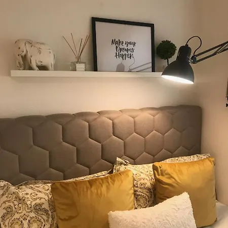 Designer'S Flat - 3 Bdrm - Wifi - Best Location-2