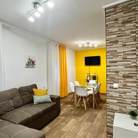 Plaza De Torros Apartment-3