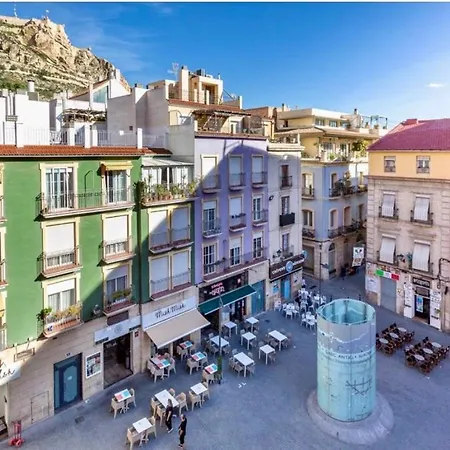 Charming & Spacious Apartment In Historic Centre & Short Walk To Beach-2