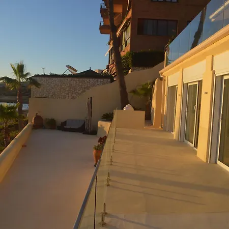 Excepcional Apartamento AMANECER al borde de playa y mar, en CHALET ROQUETES-3