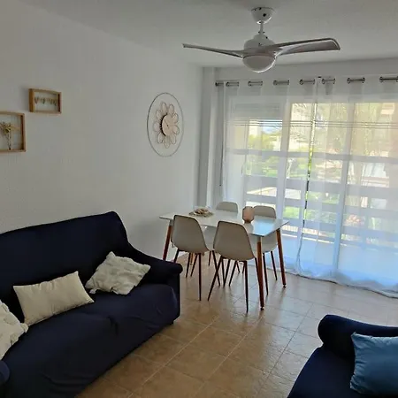 Apartamento 1ª línea de playa mucha vista-3