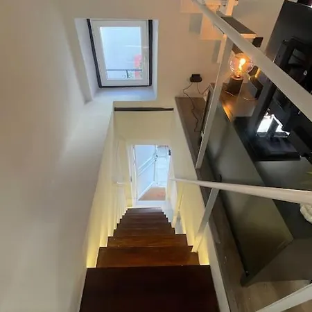 Stylish City-Center Apt 2 Bdrms-3
