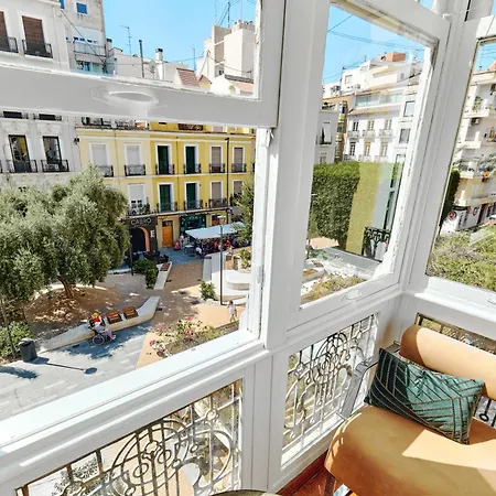 110M Kkara 3Br 2Ba Central Plaza Nueva View Apt-2
