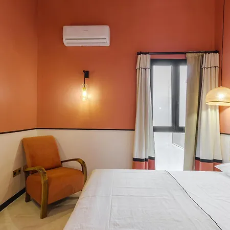 Apartment With Exceptional Charm In Historic Center Of Alicante-3