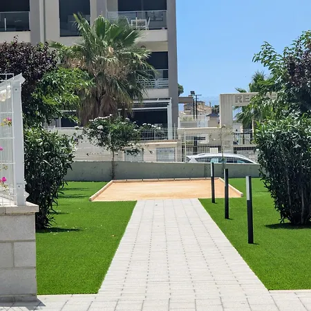 Poolside 2Br Apartment Villamartin-3