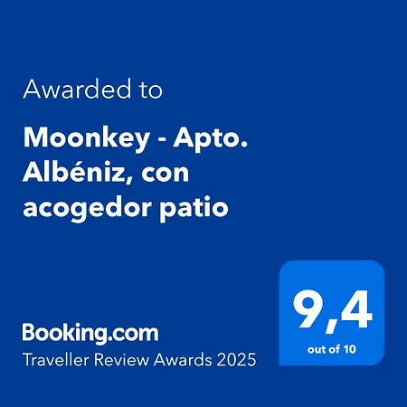 Moonkey - Apto. Albéniz, con acogedor patio-3