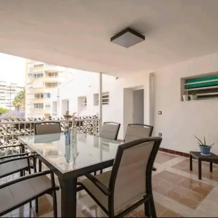 Stylish & Fully Furnished 3 Bedrooms Flat-4 Min Walk To Albufereta Beach-2