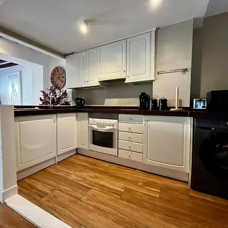 Barrio Luzan 2 By United Renters-3