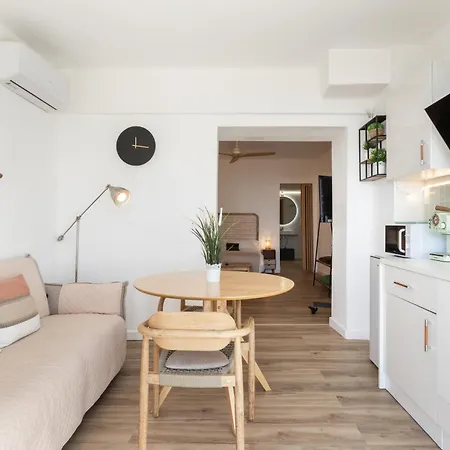 Maravilloso Apartamento AMANECER CABO a pie de playa y mar en CHALET ROQUETES-2
