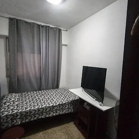 Habitación cama grande doble 150 x190 TV wifi-2