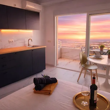 Romantic Sea View Studio With Jacuzzi In Alicante Center-3