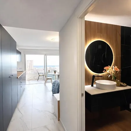 Romantic Sea View Studio With Jacuzzi In Alicante Center-2