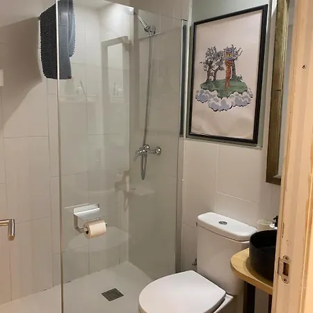 Centrico apartamento familiar con patio privado-3