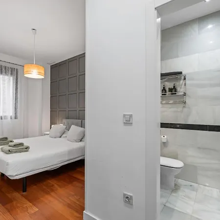Charlot Center Apartment II By Suncastle Apartamentos-3