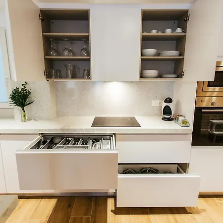 The Lucky Flats - Liorna-3