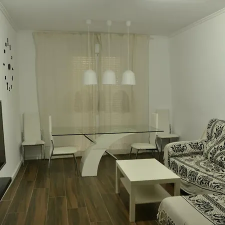 Piso moderno en casco antiguo próximo a la playa-2