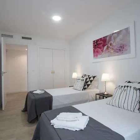 Stylish *New* Apartment In Alicante W/ 4 Bedrooms-3