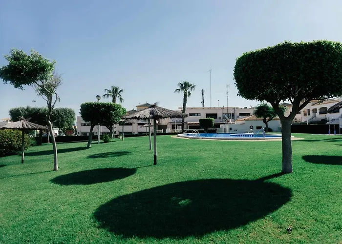 Stunning 2 Bedroom Apartment With Pool View Alicante