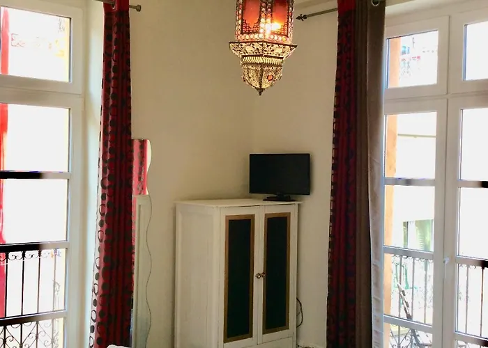 Santa Barbara Guesthouse Alicante