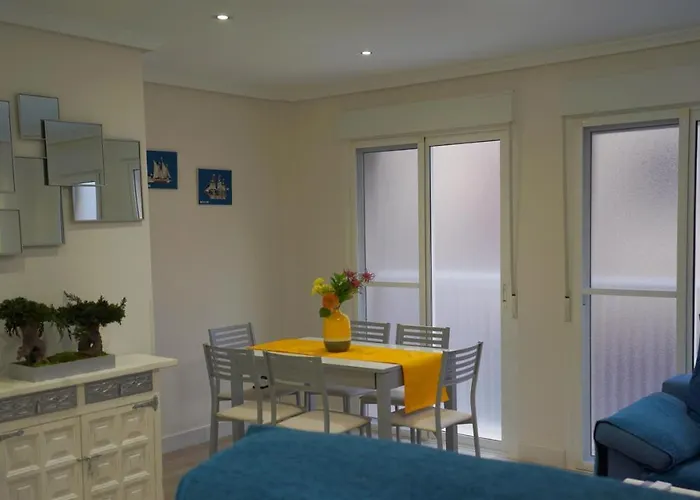 Stylish & Spacious Family Apartment Near Beach & Vibrant Historic Market Alicante