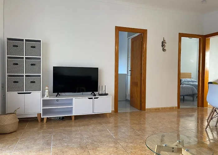 Amplio apartamento con vistas al mar, parking y wifi Alicante