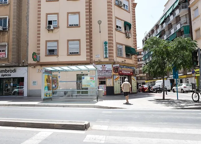Moonkey - Apto. Albéniz, con acogedor patio Alicante