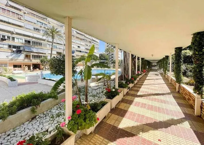 Apartamento Muy luminoso, con piscina y a 5 min de la playa. Alicante