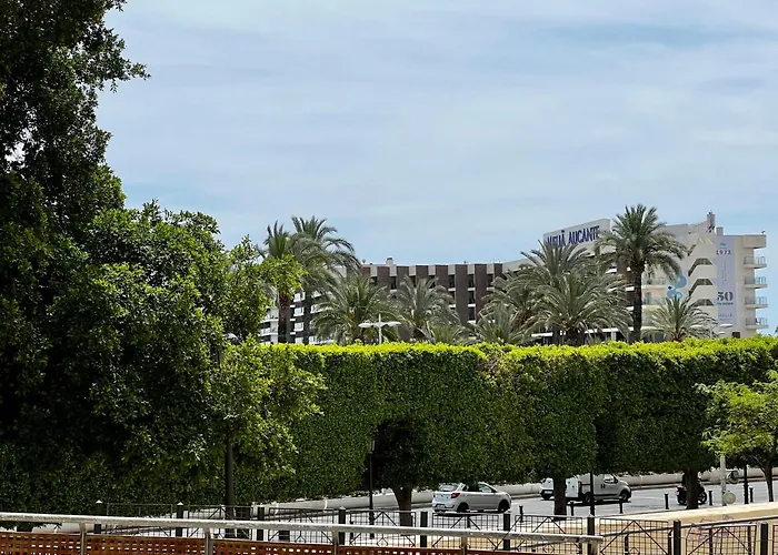 New! Cosy Two Bedroom Apartment By The Beach Alicante