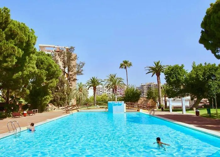 Apartamento con gran urbanización y piscina Alicante