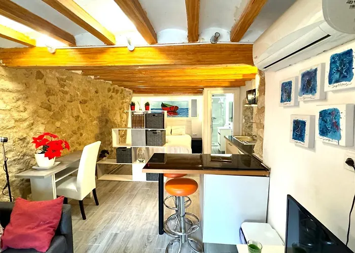Apartamento Loft de piedra en centro histórico - Casco Antiguo Alicante