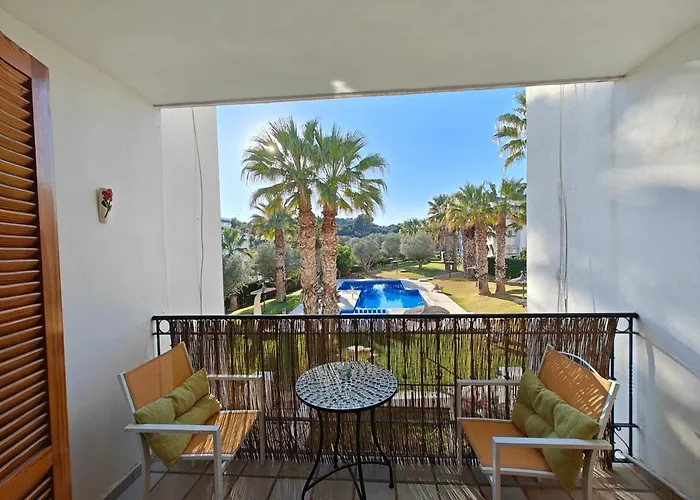 Golf&Live Music Lovers Apt Pool Views, Villamartin Plaza Alicante