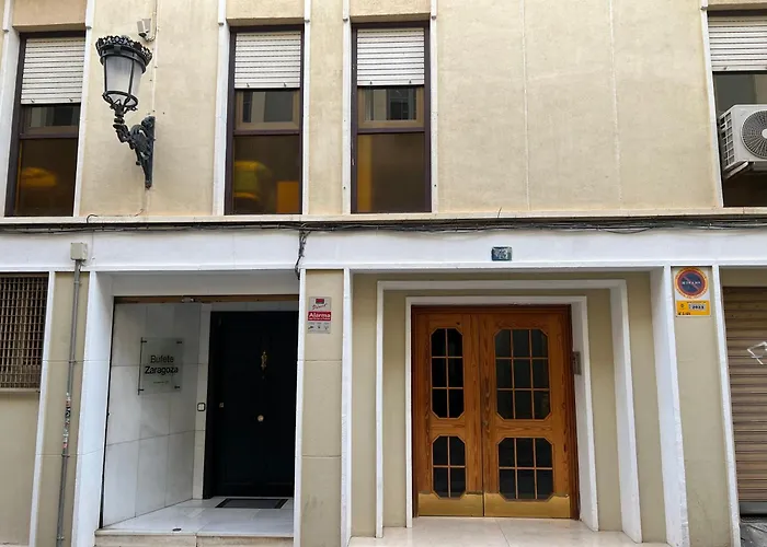 Charming & Spacious Apartment In Historic Centre & Short Walk To Beach Alicante