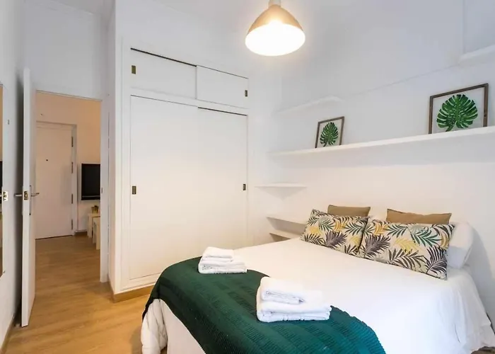 Old Town & Beach | Holirent Alicante